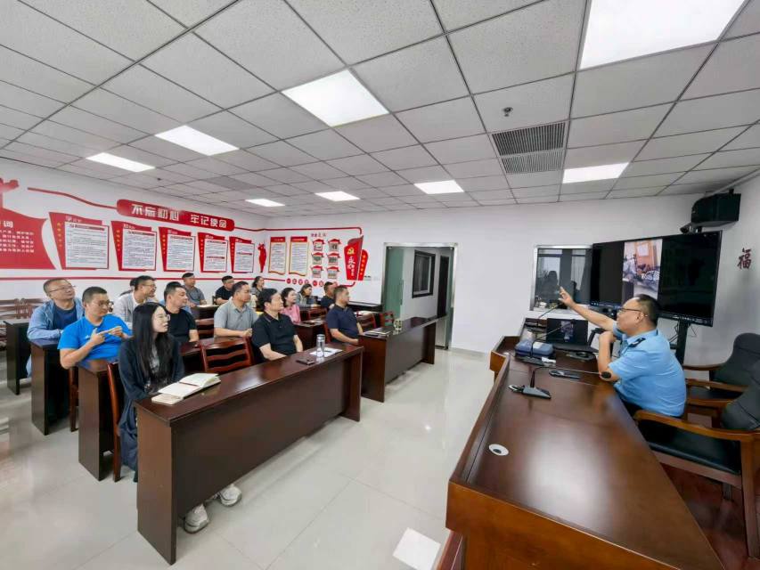 cda848e00d6ee8b8053e69ec459bd052(1).jpg cda848e00d6ee8b8053e69ec459bd052(1).jpg